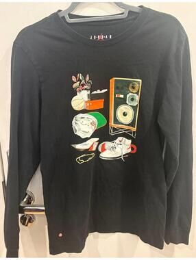 Nike Air Jordan Flight Artist Long Sleeve size XS